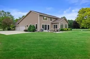 566 Amber Ct, Richfield, WI 53017 - Photo 1