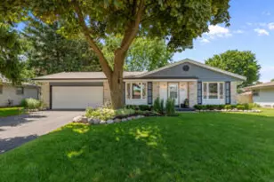 W243N6613 Oxford Rd, Sussex, WI 53089 - Photo 1