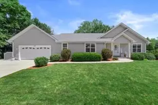 10724 S Christina Ct, Oak Creek, WI 53154 - Photo 1