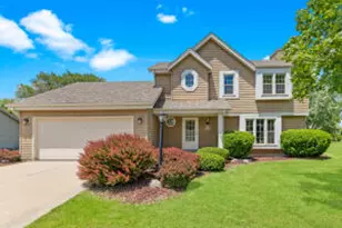 W169N10675 Juniper Dr, Germantown, WI 53022 - Photo 1