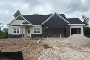 N54W19219 Broadwing Pl, Menomonee Falls, WI 53051 - Photo 1