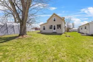 N20W28400 Oakton Rd, Delafield, WI 53072 - Photo 1