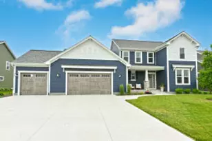 185 Candleberry Ln, Grafton, WI 53024 - Photo 1