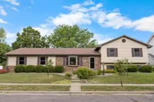 1307 Red Cedar Ct, Onalaska, WI 54650 - Photo 1