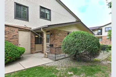 4502 S Greenridge Cir, Greenfield, WI 53220 - Photo 1