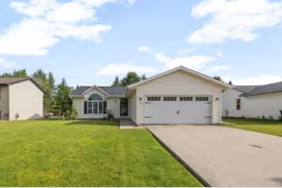 533  Broadmoore Dr, Hartford, WI 53027 - Photo 1