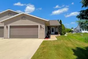 638 Ohio Ave, Oostburg, WI 53070 - Photo 1