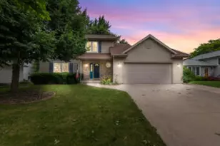 1001 Bluehill Ave, Fond du Lac, WI 54935 - Photo 1