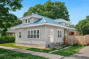 945 Tyler St, La Crosse, WI 54601 - Photo 1