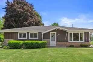 221 W Lilac Ln, Grafton, WI 53024 - Photo 1