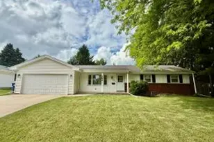 264 E Antoine Dr, Port Washington, WI 53074 - Photo 1