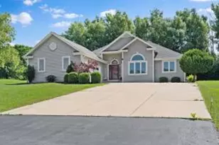 140 Chestnut Way, North Prairie, WI 53153 - Photo 1