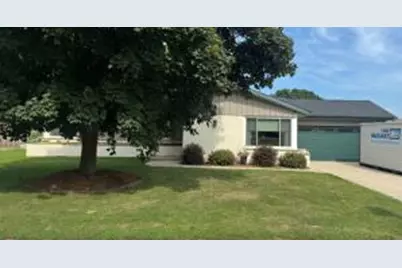 1221  Christopher Ct, Oconomowoc, WI 53066 - Photo 1