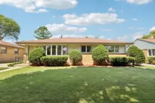 6248 W Kinnickinnic River Pkwy, Milwaukee, WI 53219 - Photo 1