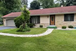 1260 Westbrooke Pkwy, Brookfield, WI 53186 - Photo 1