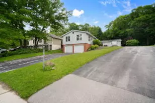 2560 Pebble Valley Rd, Waukesha, WI 53188 - Photo 1