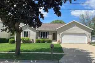 4016 Lancer Cir, Manitowoc, WI 54220 - Photo 1