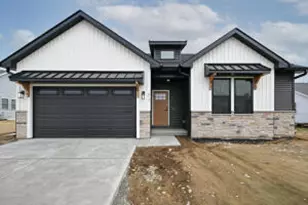 213 Cedar Ave, Delavan, WI 53115 - Photo 1