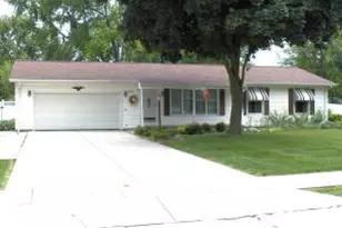 1001 N 40th St, Manitowoc, WI 54220 - Photo 1