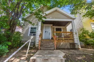 1116 W Keefe Ave, Milwaukee, WI 53206 - Photo 1