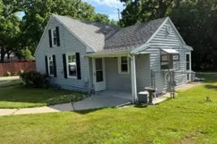 913 Whitewater Ave, Fort Atkinson, WI 53538 - Photo 1