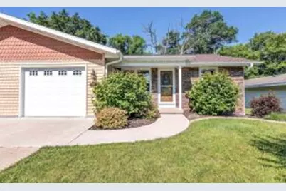 833 S Park St, Shawano, WI 54166 - Photo 1