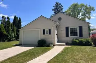 717 E Hampton Rd, Whitefish Bay, WI 53217 - Photo 1