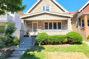 2423 S 9th Pl, Milwaukee, WI 53215 - Photo 1