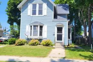612 Buffalo St, Manitowoc, WI 54220 - Photo 1