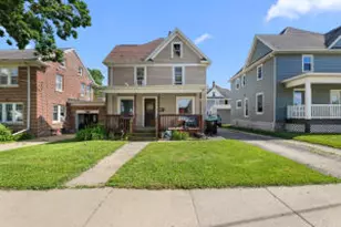 323 W Maple Ave, Beaver Dam, WI 53916 - Photo 1