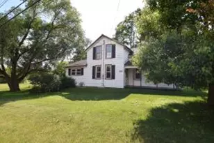 5245 S Martin Rd, New Berlin, WI 53146 - Photo 1