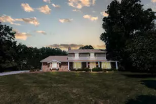 5540 S Oxford Dr, New Berlin, WI 53146 - Photo 1