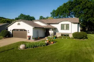 2711 Cedar Ave, Holmen, WI 54636 - Photo 1