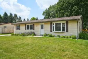 705 Pleasant Wood Dr, Kewaskum, WI 53040 - Photo 1