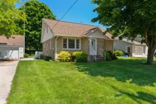 1024 31st St, Two Rivers, WI 54241 - Photo 1