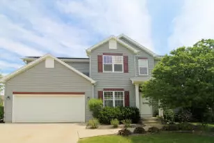 846 Chisholm Ln, Port Washington, WI 53074 - Photo 1