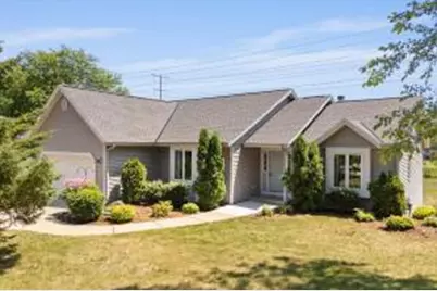 647 W Briarknoll Ct, Saukville, WI 53080 - Photo 1