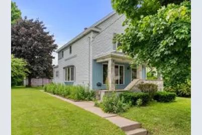842 N 10th St, Manitowoc, WI 54220 - Photo 1