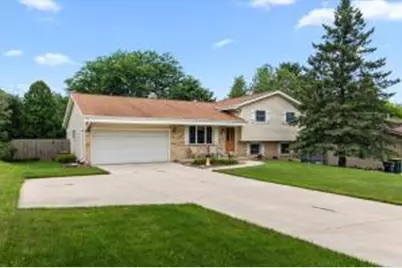 532 S 18th Ave, West Bend, WI 53095 - Photo 1