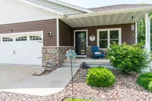 232 Crestwood Ln, Onalaska, WI 54650 - Photo 1