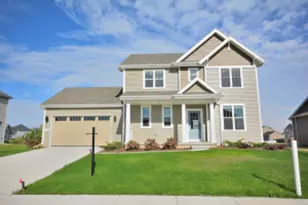 N53W19954 Kingair Dr, Menomonee Falls, WI 53051 - Photo 1