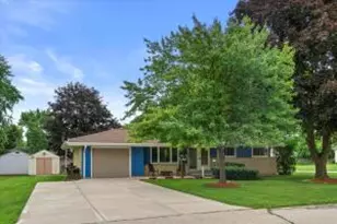 4620 S 72nd St, Greenfield, WI 53220 - Photo 1