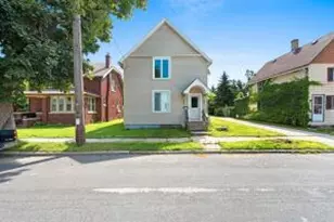 921 S 18th St, Manitowoc, WI 54220 - Photo 1