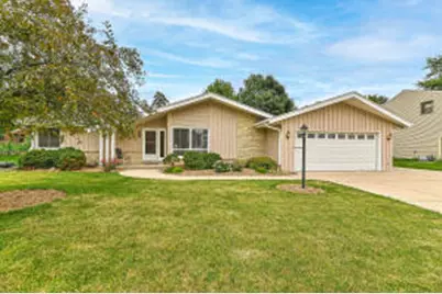 1940 S Park Wood Ln, New Berlin, WI 53151 - Photo 1