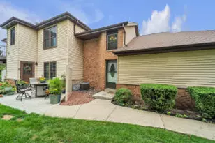 8127 S Legend Dr, Franklin, WI 53132 - Photo 1