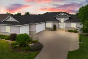 804 S Country Ln, Fond du Lac, WI 54935 - Photo 1