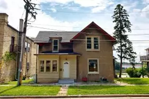 204 Wisconsin Dr, Jefferson, WI 53549 - Photo 1