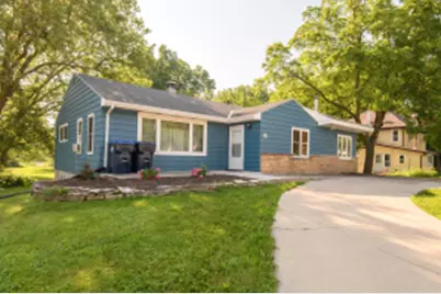 W232N6308  Waukesha St, Sussex, WI 53089 - Photo 1