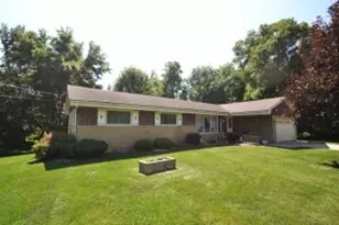 155 Beatrice Dr, Hartford, WI 53027 - Photo 1