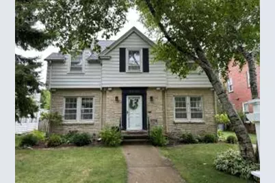 5530 N Santa Monica Blvd, Whitefish Bay, WI 53217 - Photo 1